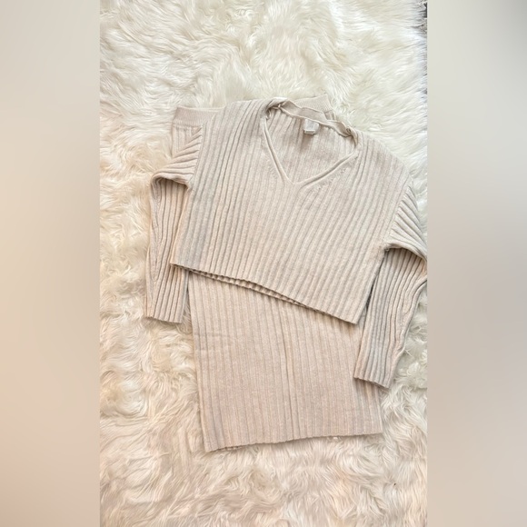 H&M Knit Set - Picture 2 of 2